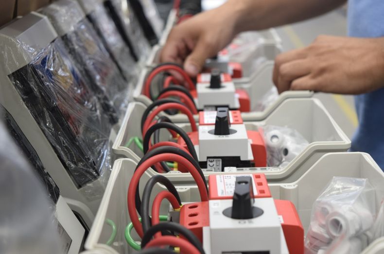 湖南工厂erp哪家好点啊 湖南工厂ERP选型与定制哪家好？高性价比与个性化解决方案推荐