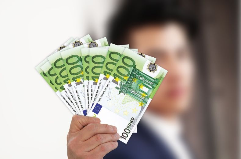 怀化电商服装erp多少钱一年啊 怀化电商服装ERP报价分析与采购策略：选择性价比最高方案及预算内最佳产品
